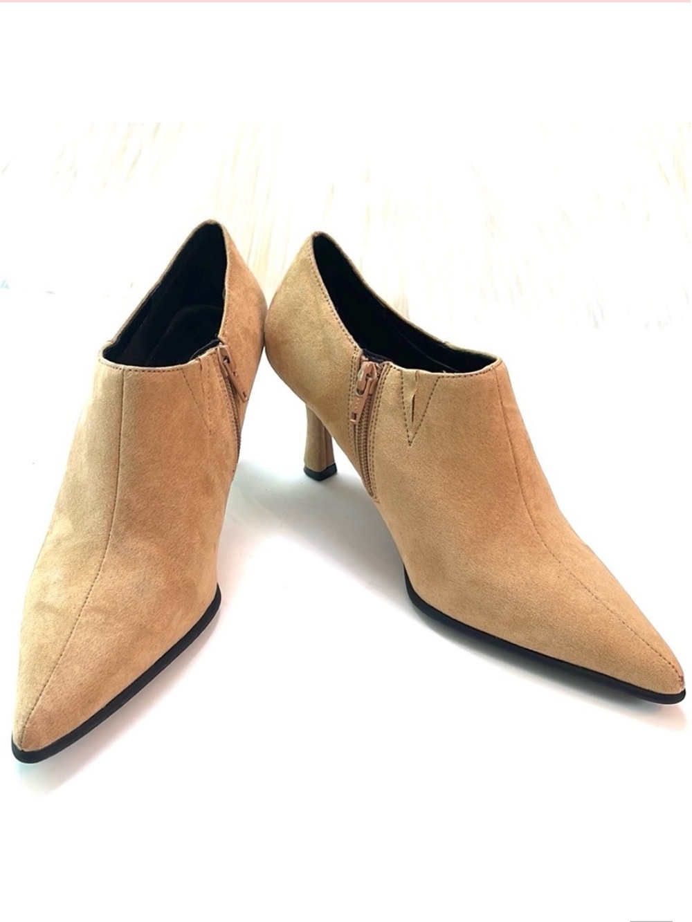 CHINESE LAUNDRY TAN POINTED TOE HEELED BOOTIES